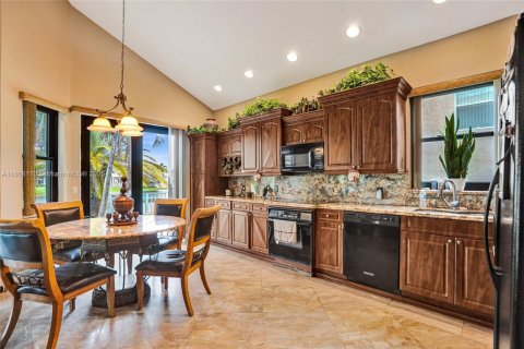 House in Miramar, Florida 4 bedrooms, 222.13 sq.m. № 1760843 - photo 17