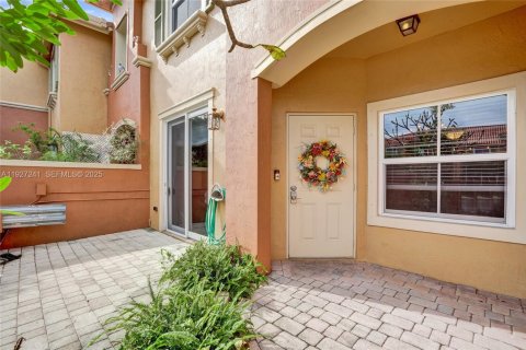 Townhouse in Fort Lauderdale, Florida 2 bedrooms, 102.19 sq.m. № 1989049 - photo 4