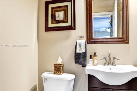 Townhouse in Fort Lauderdale, Florida 2 bedrooms, 102.19 sq.m. № 1989049 - photo 22