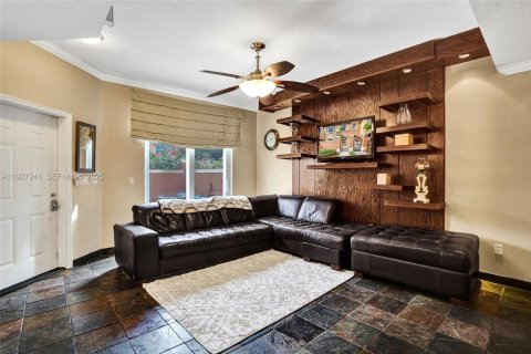 Townhouse in Fort Lauderdale, Florida 2 bedrooms, 102.19 sq.m. № 1989049 - photo 17