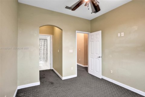 Townhouse in Fort Lauderdale, Florida 2 bedrooms, 102.19 sq.m. № 1989049 - photo 25