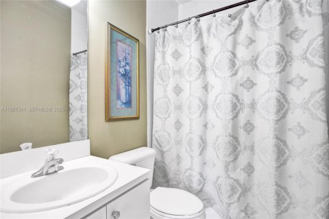 Townhouse in Fort Lauderdale, Florida 2 bedrooms, 102.19 sq.m. № 1989049 - photo 27