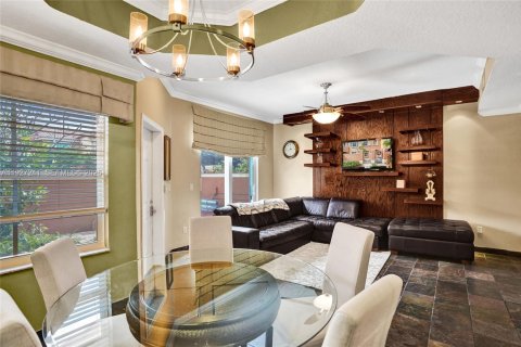 Townhouse in Fort Lauderdale, Florida 2 bedrooms, 102.19 sq.m. № 1989049 - photo 16