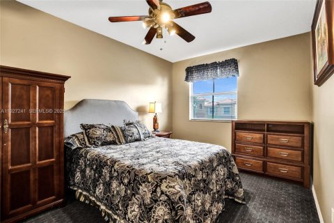 Townhouse in Fort Lauderdale, Florida 2 bedrooms, 102.19 sq.m. № 1989049 - photo 29