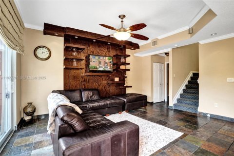 Townhouse in Fort Lauderdale, Florida 2 bedrooms, 102.19 sq.m. № 1989049 - photo 9