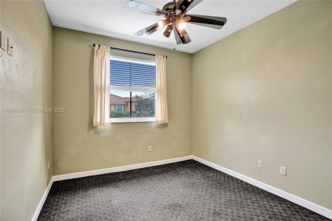 Townhouse in Fort Lauderdale, Florida 2 bedrooms, 102.19 sq.m. № 1989049 - photo 23