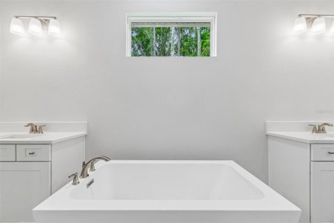 Casa en venta en Brooksville, Florida, 3 dormitorios, 278.71 m2 № 2266397 - foto 28
