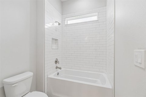 Casa en venta en Brooksville, Florida, 3 dormitorios, 278.71 m2 № 2266397 - foto 27