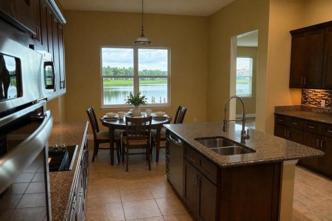 House in Kissimmee, Florida 3 bedrooms, 255.48 sq.m. № 2152278 - photo 30