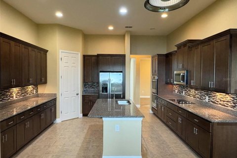 House in Kissimmee, Florida 3 bedrooms, 255.48 sq.m. № 2152278 - photo 26