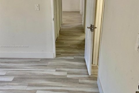 Купить кондоминиум в Дорал, Флорида 2 спальни, 98.48м2, № 1953004 - фото 9