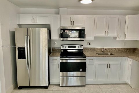 Купить кондоминиум в Дорал, Флорида 2 спальни, 98.48м2, № 1953004 - фото 6