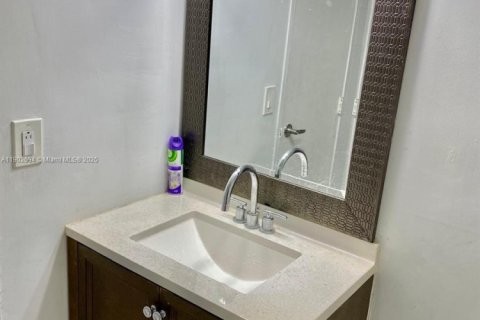 Купить кондоминиум в Дорал, Флорида 2 спальни, 98.48м2, № 1953004 - фото 8