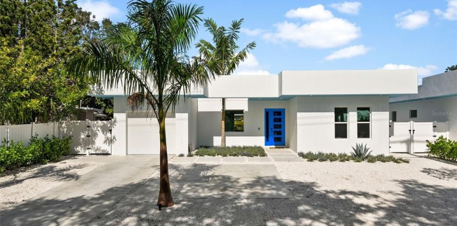 House in Sarasota, Florida 4 bedrooms, 213.68 sq.m. № 1762076