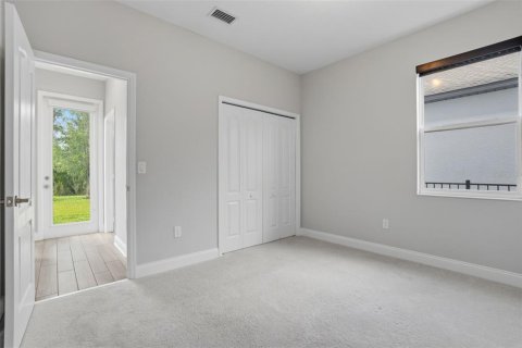 House in Winter Garden, Florida 5 bedrooms, 342.53 sq.m. № 2106849 - photo 21