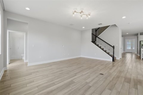 House in Winter Garden, Florida 5 bedrooms, 342.53 sq.m. № 2106849 - photo 15
