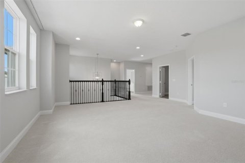 House in Winter Garden, Florida 5 bedrooms, 342.53 sq.m. № 2106849 - photo 24
