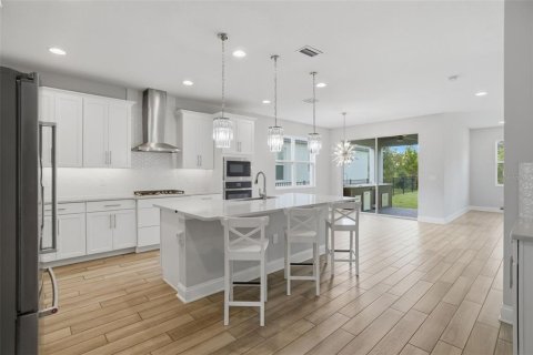 House in Winter Garden, Florida 5 bedrooms, 342.53 sq.m. № 2106849 - photo 8
