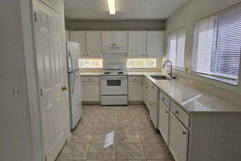 Villa ou maison à louer à Orlando, Floride: 4 chambres, 184.5 m2 № 2438521 - photo 10