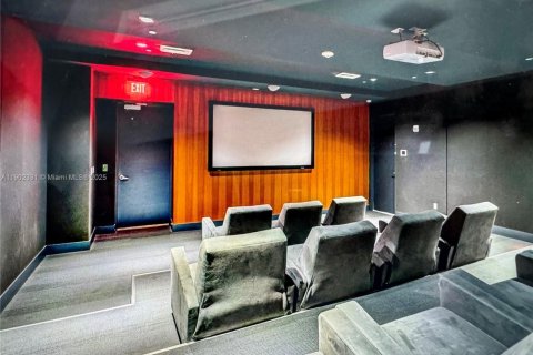 Condominio en alquiler en Miami, Florida, 1 dormitorio, 68.56 m2 № 1954340 - foto 27