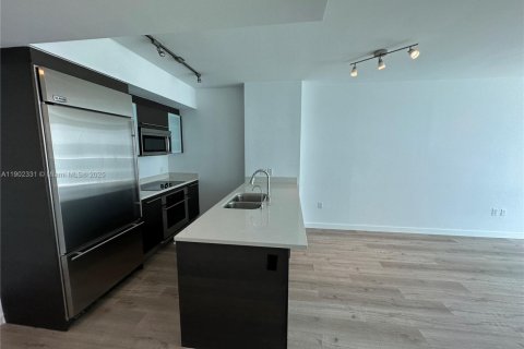 Condominio en alquiler en Miami, Florida, 1 dormitorio, 68.56 m2 № 1954340 - foto 14