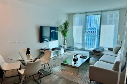 Condominio en alquiler en Miami, Florida, 1 dormitorio, 68.56 m2 № 1954340 - foto 3