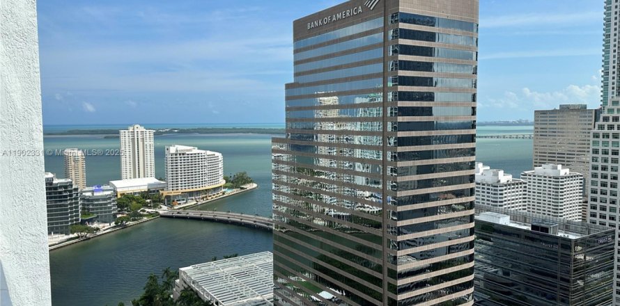 Condominio en Miami, Florida, 1 dormitorio  № 1954340