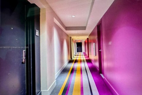 Condominio en alquiler en Miami, Florida, 1 dormitorio, 68.56 m2 № 1954340 - foto 24