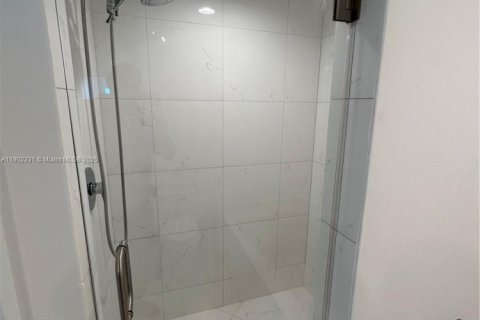 Condominio en alquiler en Miami, Florida, 1 dormitorio, 68.56 m2 № 1954340 - foto 16