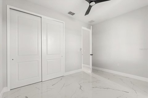 House in Sanford, Florida 4 bedrooms, 167.22 sq.m. № 1802249 - photo 15