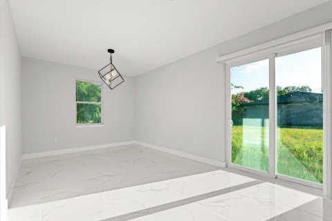 House in Sanford, Florida 4 bedrooms, 167.22 sq.m. № 1802249 - photo 7