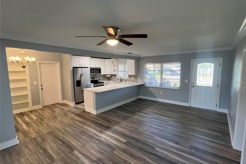 Casa en alquiler en Belleair Bluffs, Florida, 3 dormitorios, 129.51 m2 № 1720837 - foto 9