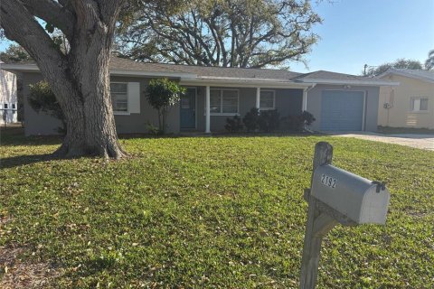 Casa en alquiler en Belleair Bluffs, Florida, 3 dormitorios, 129.51 m2 № 1720837 - foto 2
