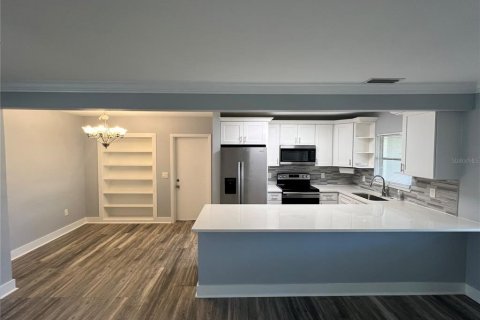 Casa en alquiler en Belleair Bluffs, Florida, 3 dormitorios, 129.51 m2 № 1720837 - foto 5