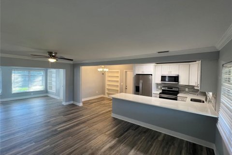 Casa en alquiler en Belleair Bluffs, Florida, 3 dormitorios, 129.51 m2 № 1720837 - foto 12