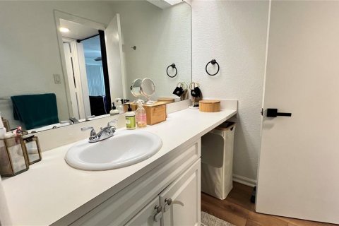 Condo in Tampa, Florida, 2 bedrooms  № 2230368 - photo 18
