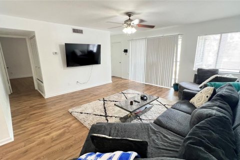 Condo in Tampa, Florida, 2 bedrooms  № 2230368 - photo 5
