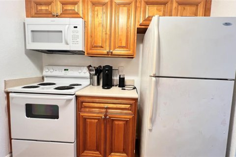 Condo in Tampa, Florida, 2 bedrooms  № 2230368 - photo 9