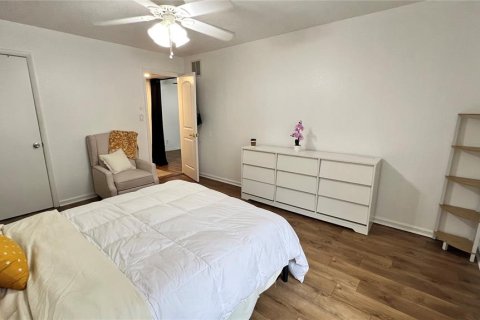 Condo in Tampa, Florida, 2 bedrooms  № 2230368 - photo 16