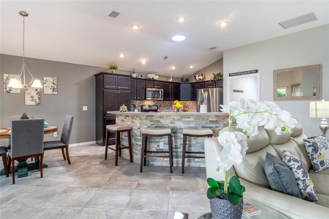 Casa en venta en The Villages, Florida, 3 dormitorios, 157.84 m2 № 1684924 - foto 11