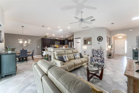 Casa en venta en The Villages, Florida, 3 dormitorios, 157.84 m2 № 1684924 - foto 10