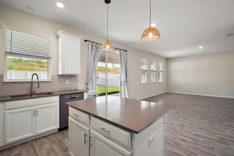 House in Groveland, Florida 4 bedrooms, 217.48 sq.m. № 1858080 - photo 8