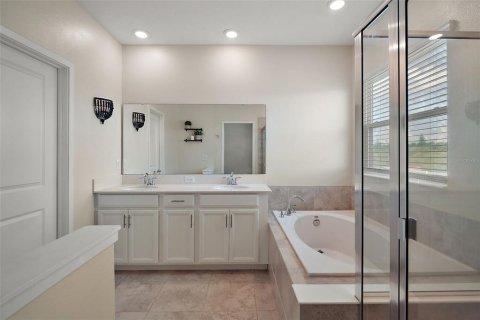 House in Groveland, Florida 4 bedrooms, 217.48 sq.m. № 1858080 - photo 24