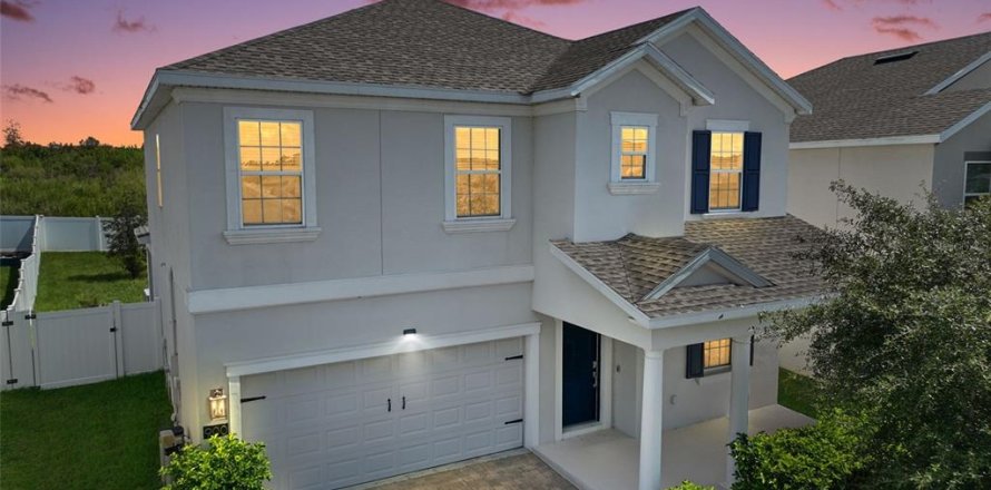 House in Groveland, Florida 4 bedrooms, 217.48 sq.m. № 1858080