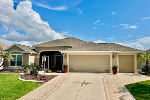 Casa en The Villages, Florida 3 dormitorios, 181.81 m2 № 2166869