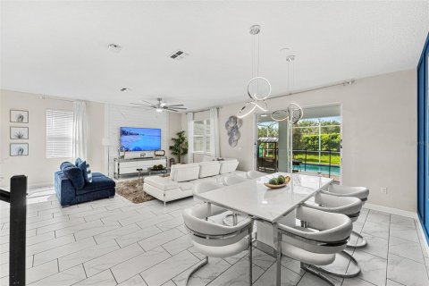 Propiedad comercial en venta en Davenport, Florida, 7 dormitorios, 373.37 m2 № 2325068 - foto 10