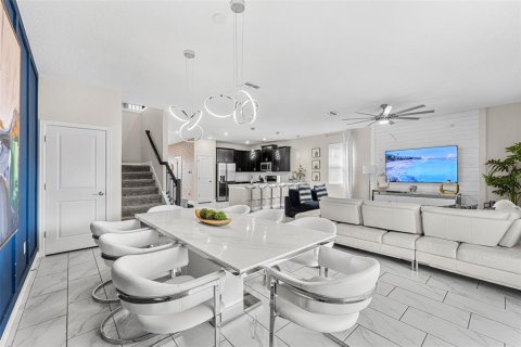 Propiedad comercial en venta en Davenport, Florida, 7 dormitorios, 373.37 m2 № 2325068 - foto 9