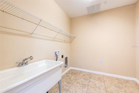 House in Riverview, Florida 5 bedrooms, 328.97 sq.m. № 1884657 - photo 28