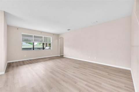 House in Riverview, Florida 5 bedrooms, 328.97 sq.m. № 1884657 - photo 13