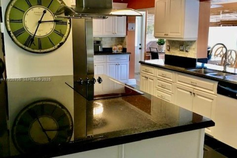 Villa ou maison à vendre à Tamarac, Floride: 2 chambres, 144.93 m2 № 1987714 - photo 12